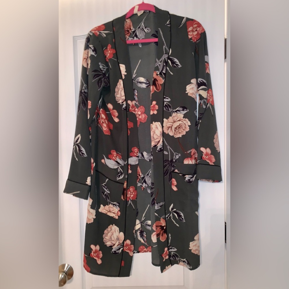 Floral kimono SZ S/M NWOT